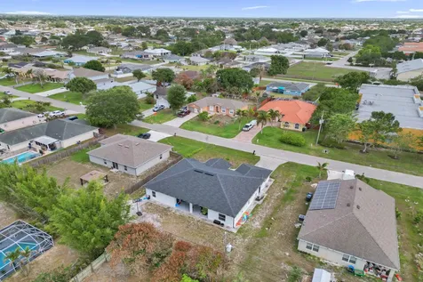 757 SW Jacoby Avenue Port St Lucie FL 34953