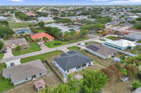 757 SW Jacoby Avenue Port St Lucie FL 34953