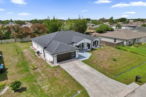 757 SW Jacoby Avenue Port St Lucie FL 34953