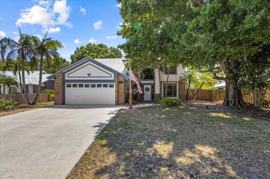 2250 SE Country Club Lane Stuart FL 34996