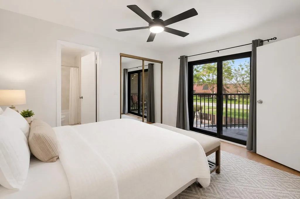 22910 Oxford Place Boca Raton FL 33433