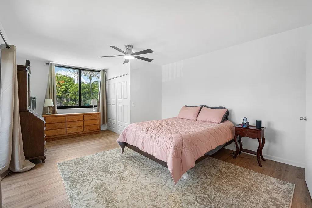 22910 Oxford Place Boca Raton FL 33433