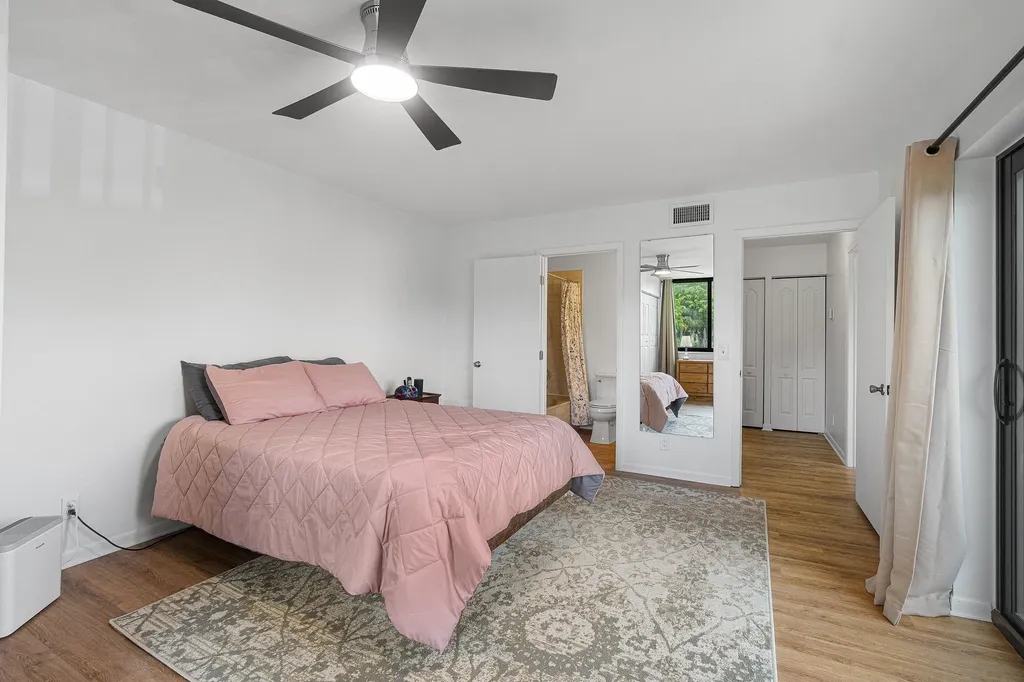 22910 Oxford Place Boca Raton FL 33433