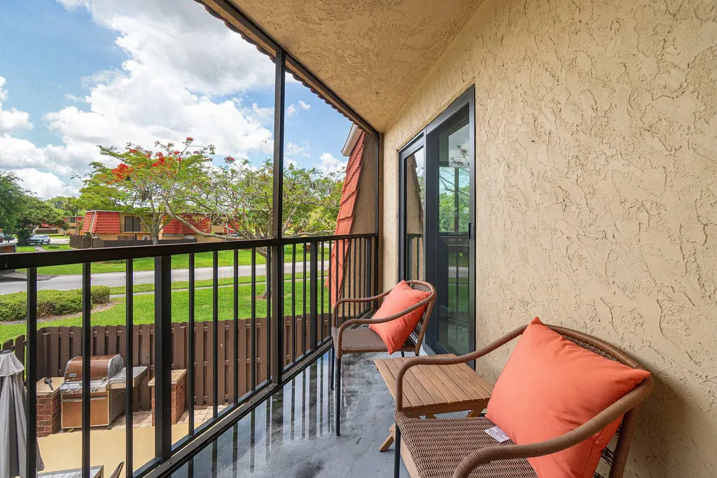 22910 Oxford Place Boca Raton FL 33433
