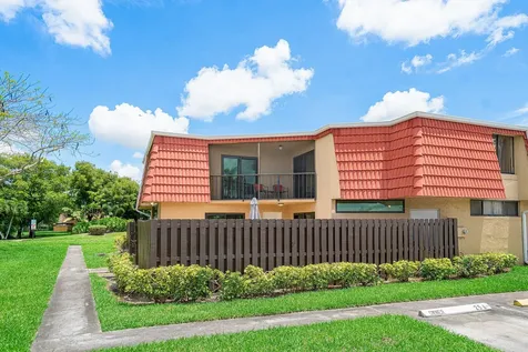 22910 Oxford Place Boca Raton FL 33433