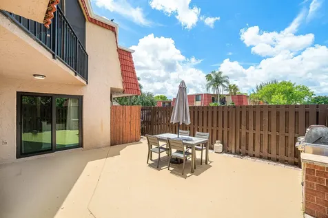 22910 Oxford Place Boca Raton FL 33433