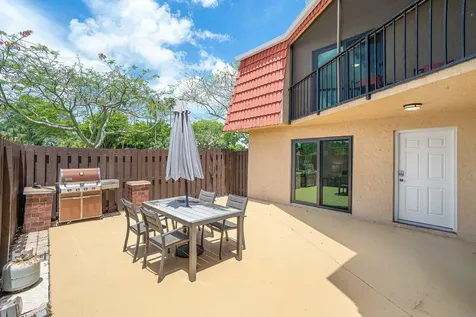22910 Oxford Place Boca Raton FL 33433