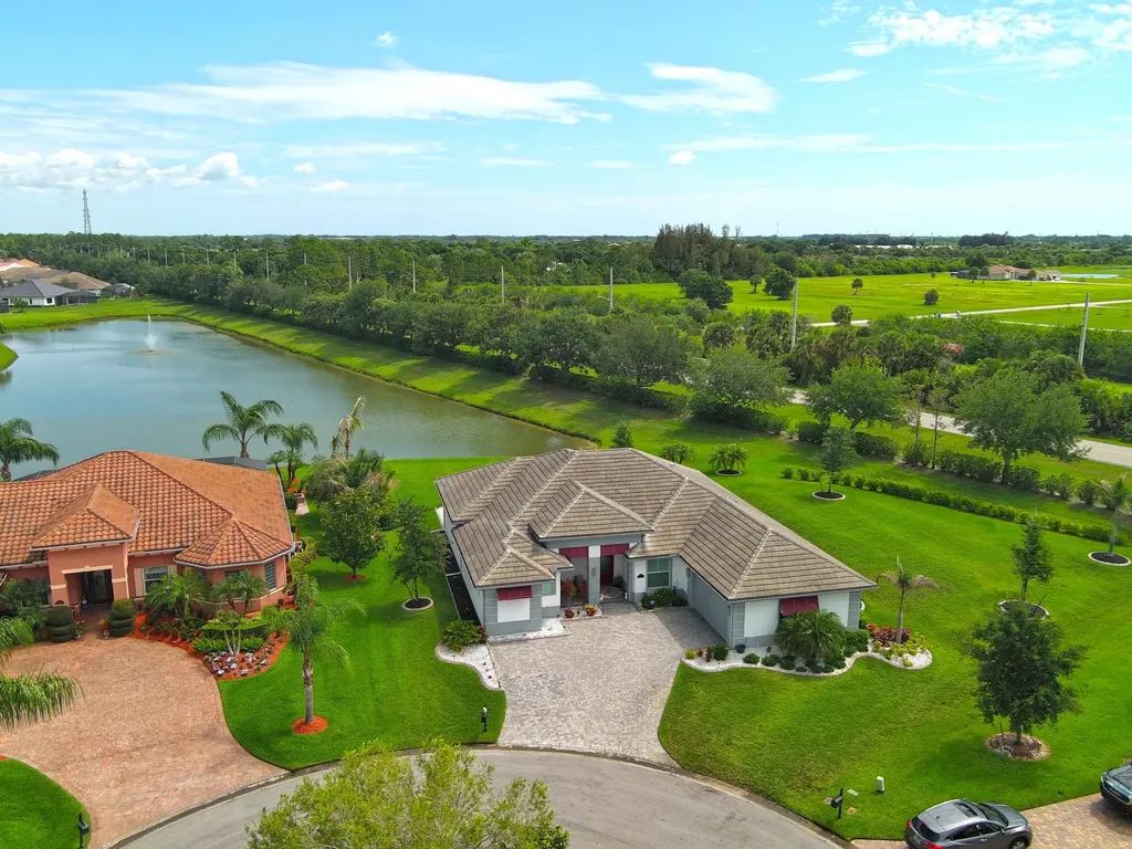 8220 Halbert Lane Vero Beach FL 32968