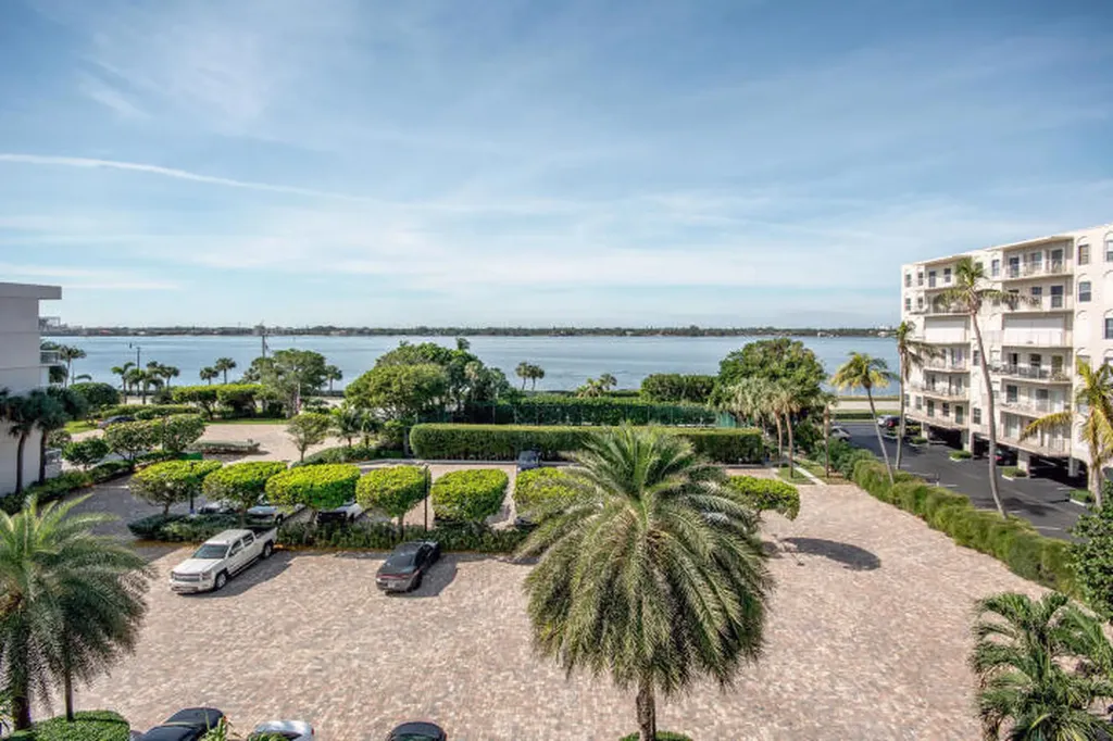 3250 S Ocean Boulevard Palm Beach FL 33480