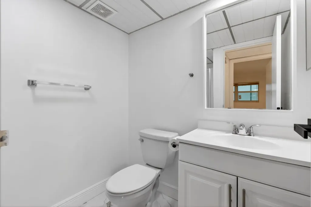 160 Tuscany C Delray Beach FL 33446