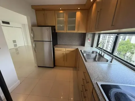 17021 N Bay Road Sunny Isles Beach FL 33160