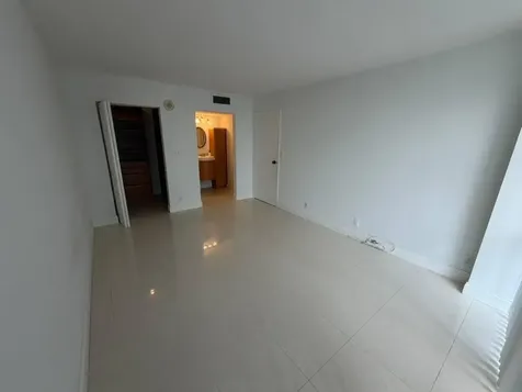 17021 N Bay Road Sunny Isles Beach FL 33160
