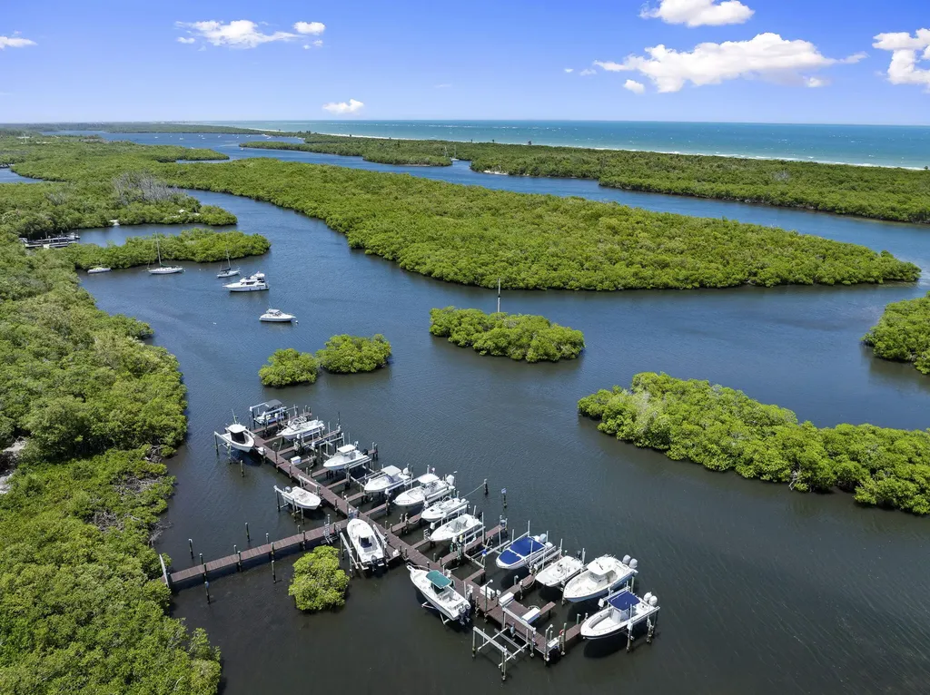 8361 SE Pilots Cove Terrace Hobe Sound FL 33455