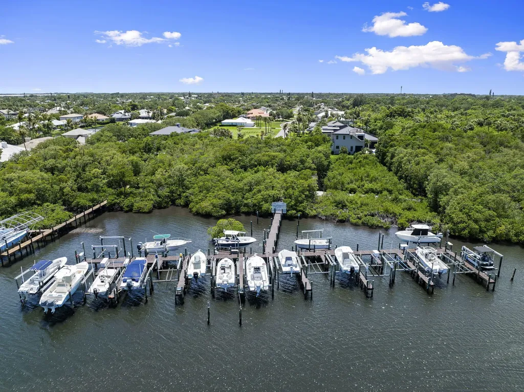 8361 SE Pilots Cove Terrace Hobe Sound FL 33455