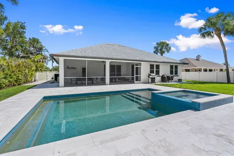 8361 SE Pilots Cove Terrace Hobe Sound FL 33455