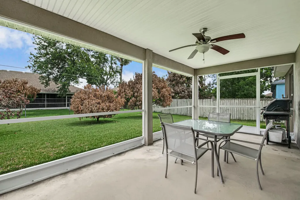 367 SW Grimaldo Terrace Port St Lucie FL 34984