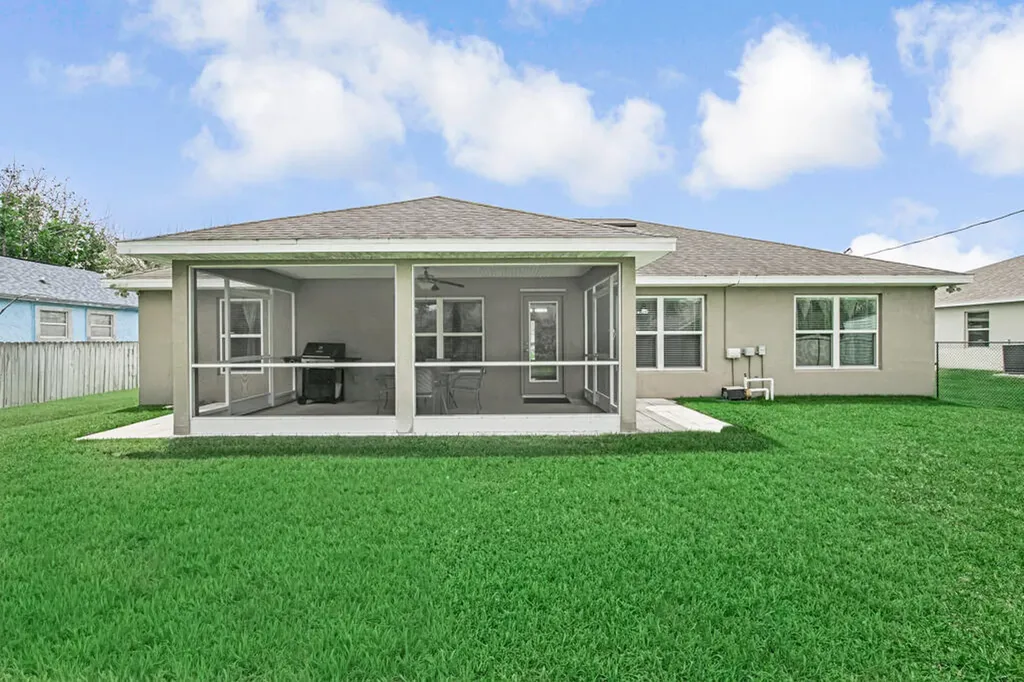 367 SW Grimaldo Terrace Port St Lucie FL 34984