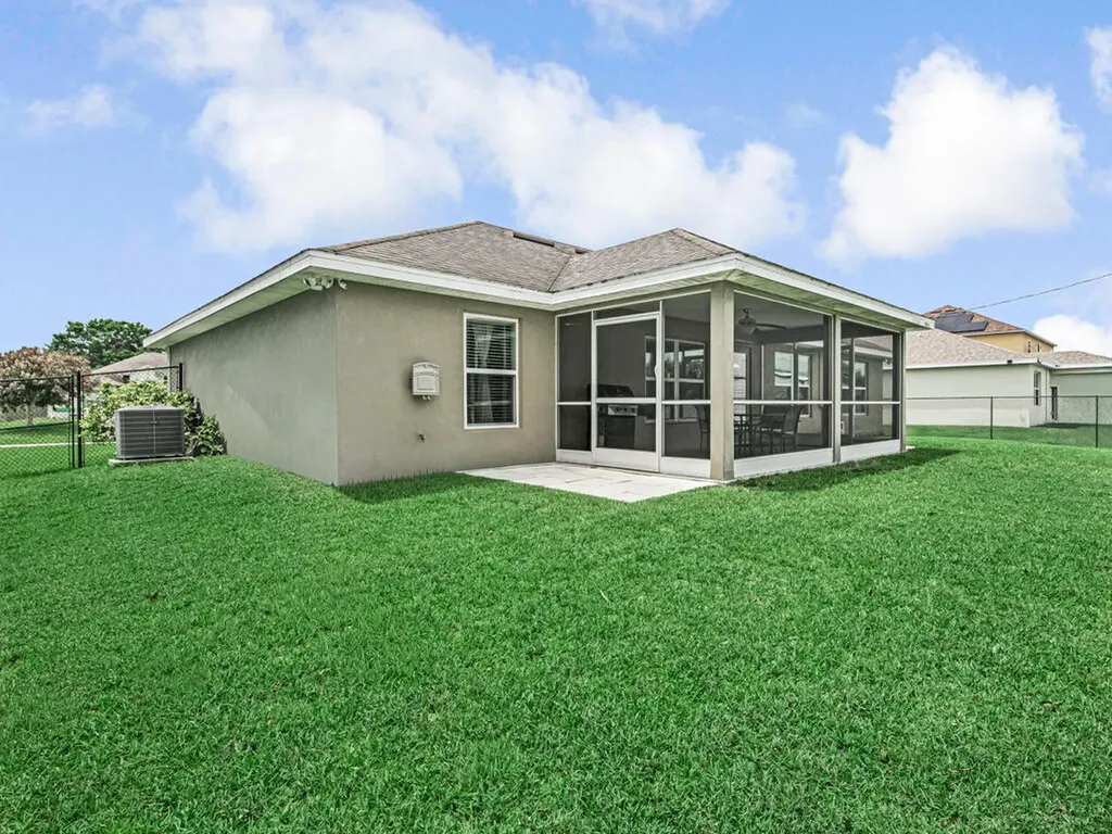 367 SW Grimaldo Terrace Port St Lucie FL 34984