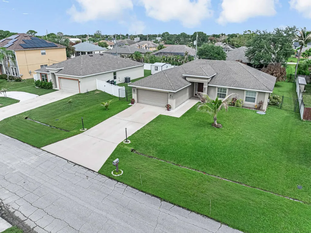 367 SW Grimaldo Terrace Port St Lucie FL 34984