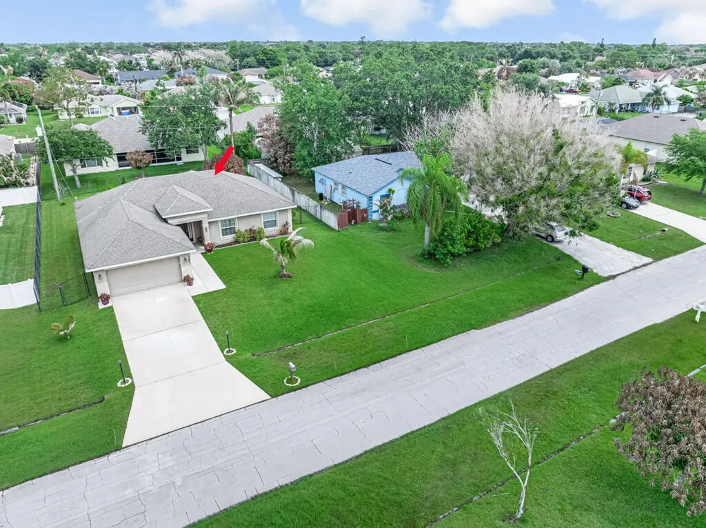 367 SW Grimaldo Terrace Port St Lucie FL 34984
