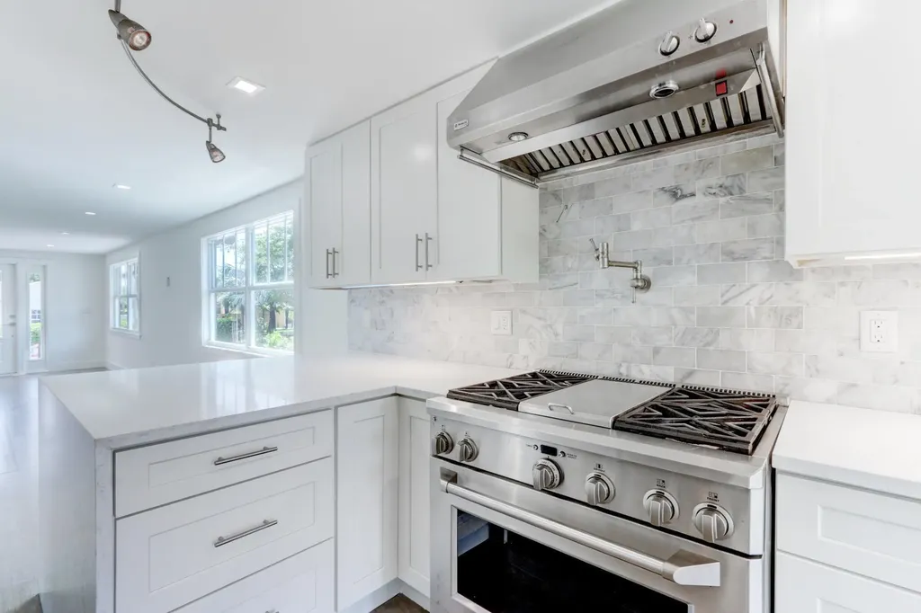 833 Ardmore Road West Palm Beach FL 33401