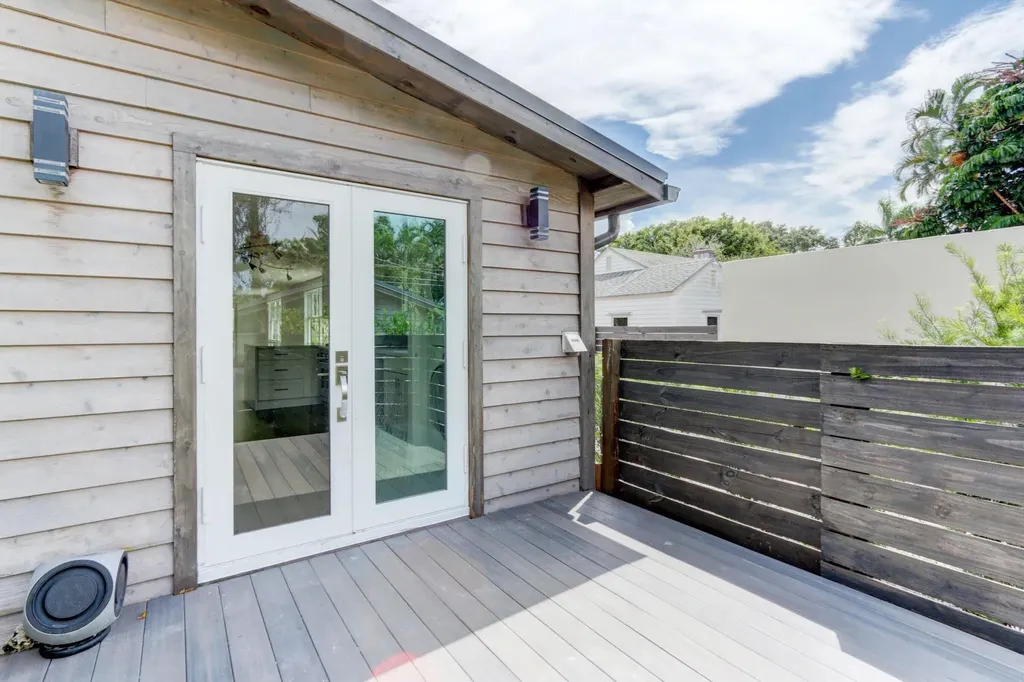 833 Ardmore Road West Palm Beach FL 33401