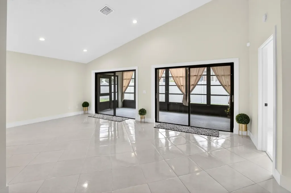 182 Temple Avenue Boynton Beach FL 33436