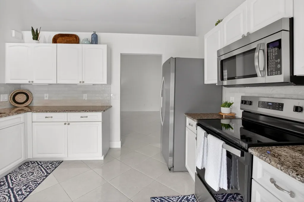 182 Temple Avenue Boynton Beach FL 33436