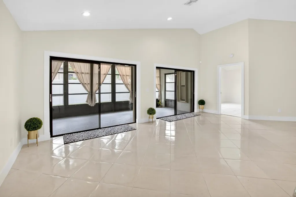 182 Temple Avenue Boynton Beach FL 33436