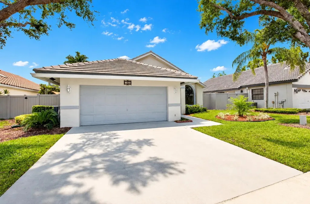 182 Temple Avenue Boynton Beach FL 33436