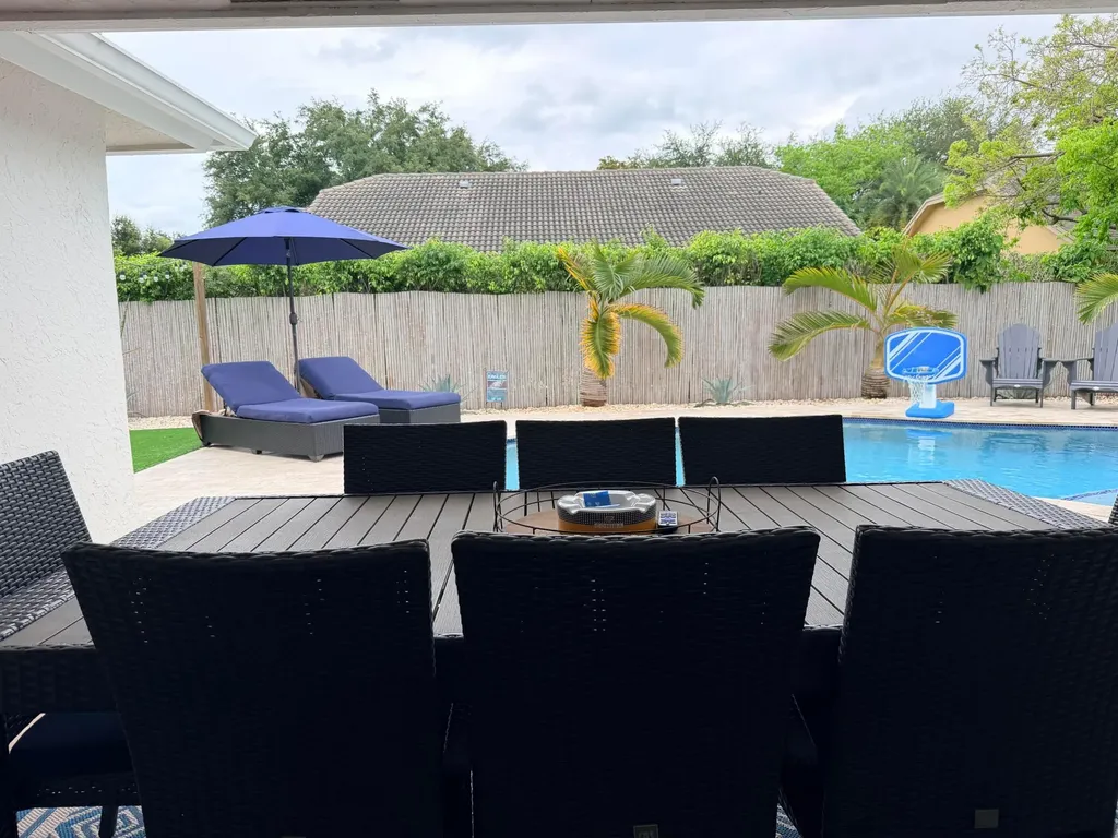 5142 NW 43rd Avenue Coconut Creek FL 33073
