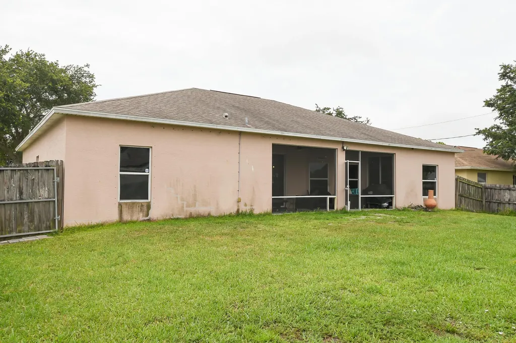 1441 SW Jacksonville Avenue Port St Lucie FL 34953