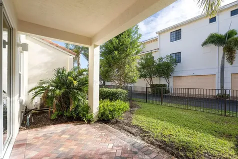 4872 NW 16th Terrace Boca Raton FL 33431