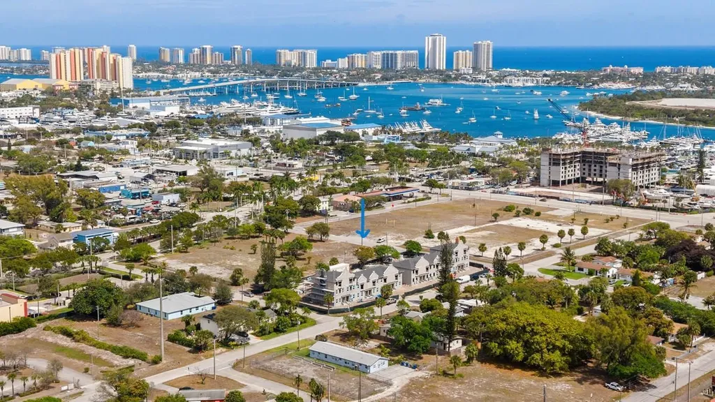 132 W 11th Street Riviera Beach FL 33404