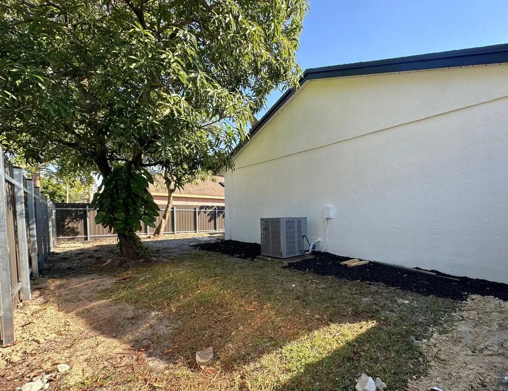 1049 Grandview Circle Royal Palm Beach FL 33411