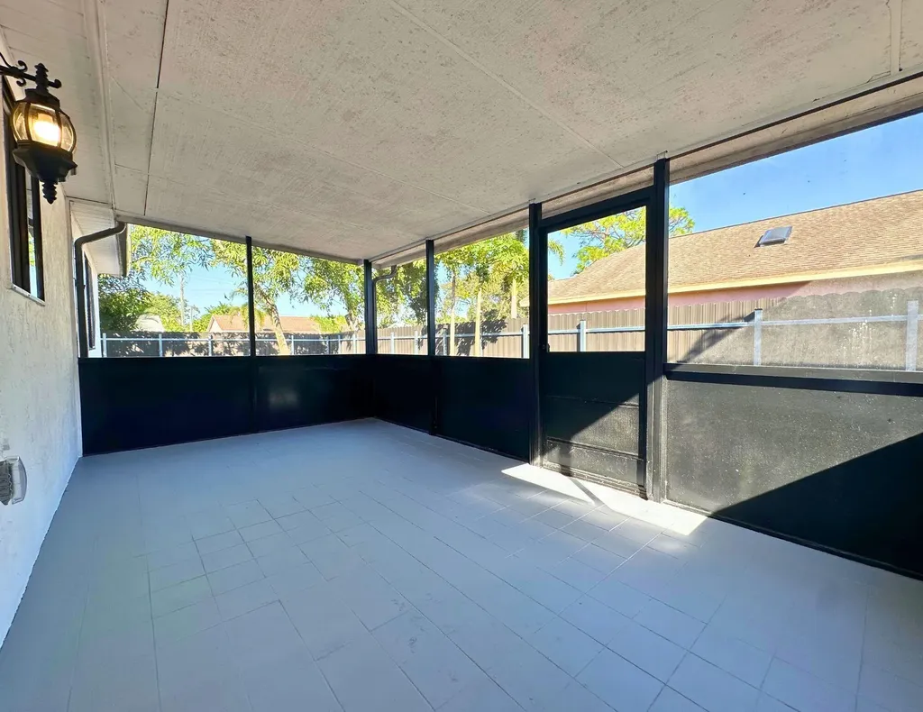 1049 Grandview Circle Royal Palm Beach FL 33411