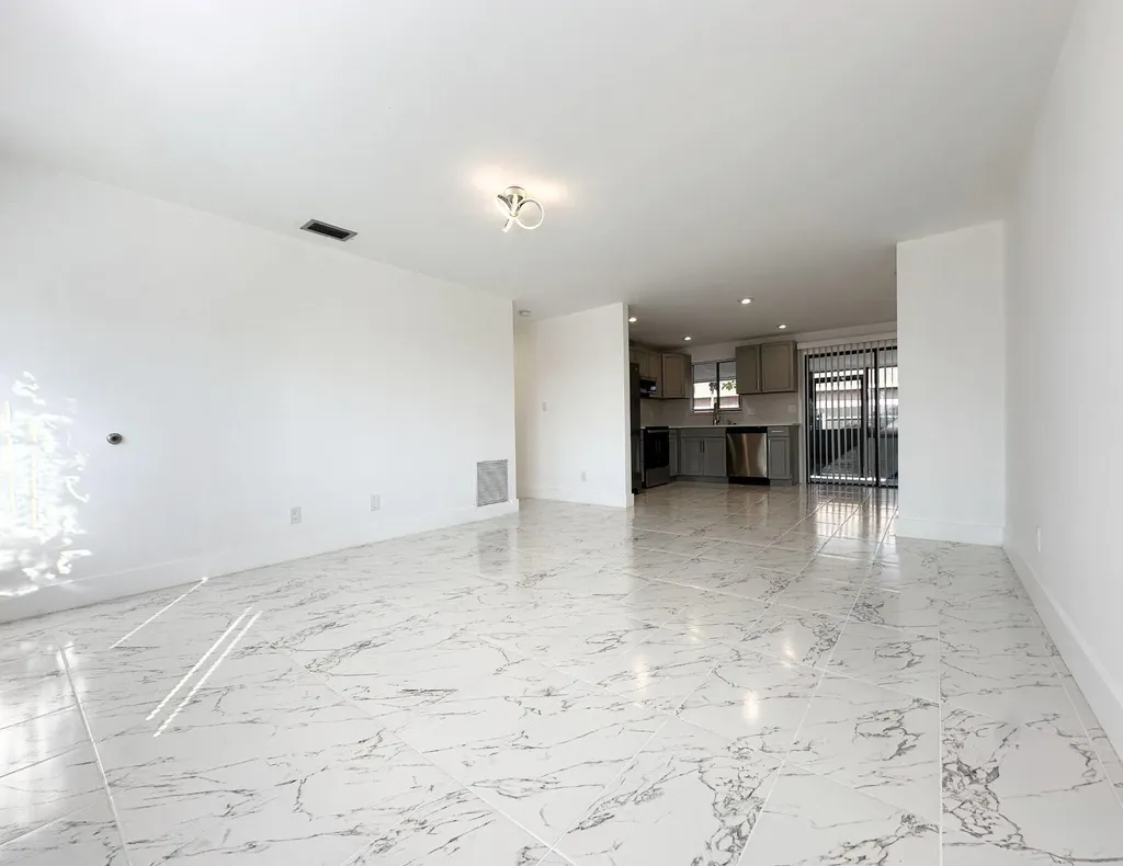 1049 Grandview Circle Royal Palm Beach FL 33411