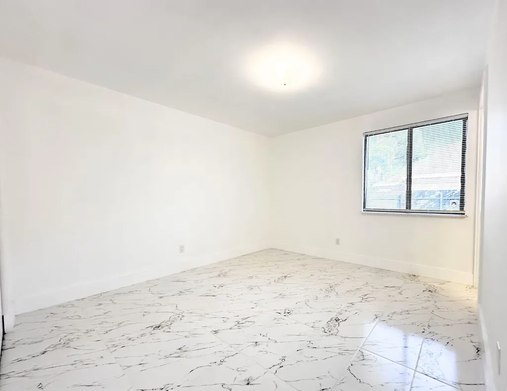 1049 Grandview Circle Royal Palm Beach FL 33411