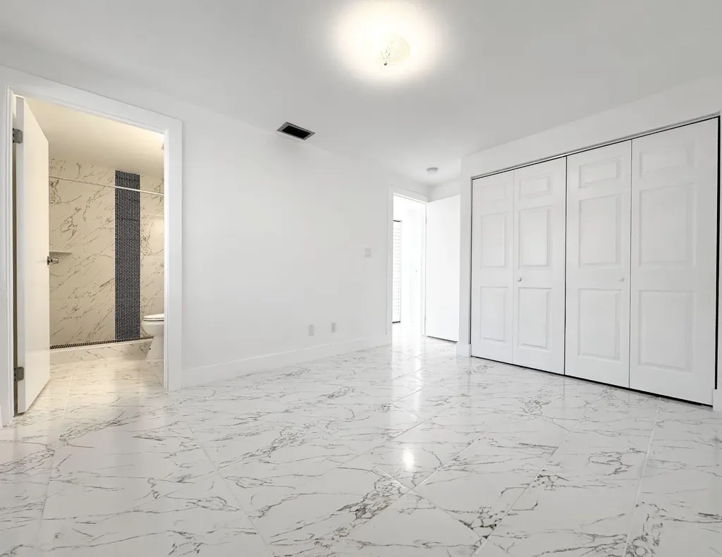 1049 Grandview Circle Royal Palm Beach FL 33411