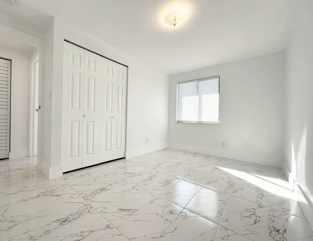 1049 Grandview Circle Royal Palm Beach FL 33411