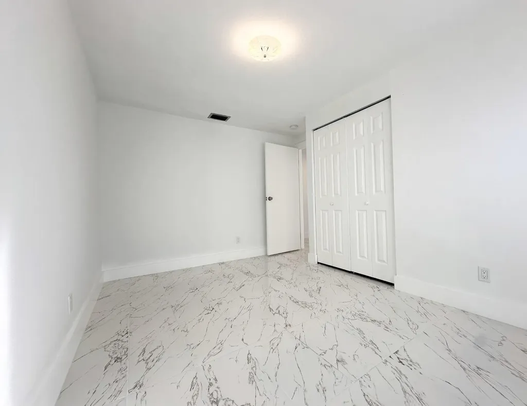 1049 Grandview Circle Royal Palm Beach FL 33411