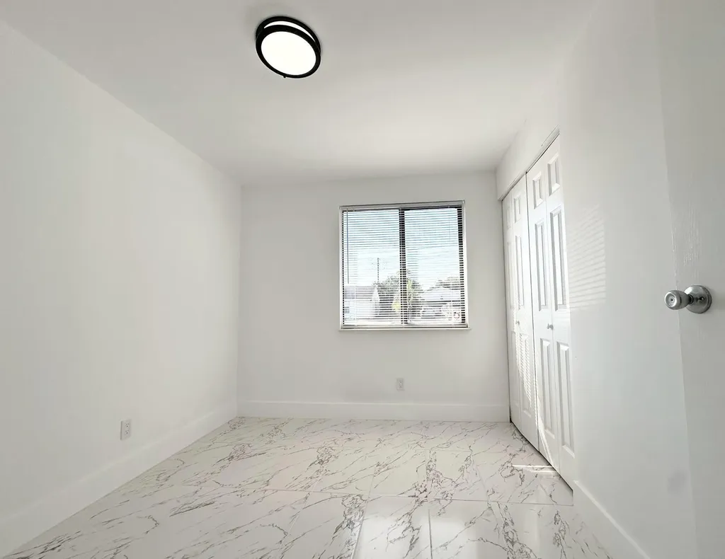 1049 Grandview Circle Royal Palm Beach FL 33411