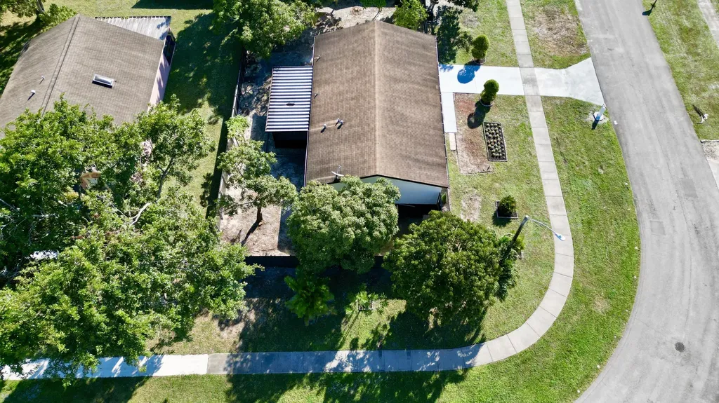 1049 Grandview Circle Royal Palm Beach FL 33411