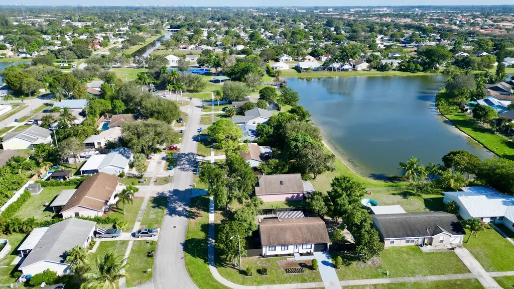 1049 Grandview Circle Royal Palm Beach FL 33411