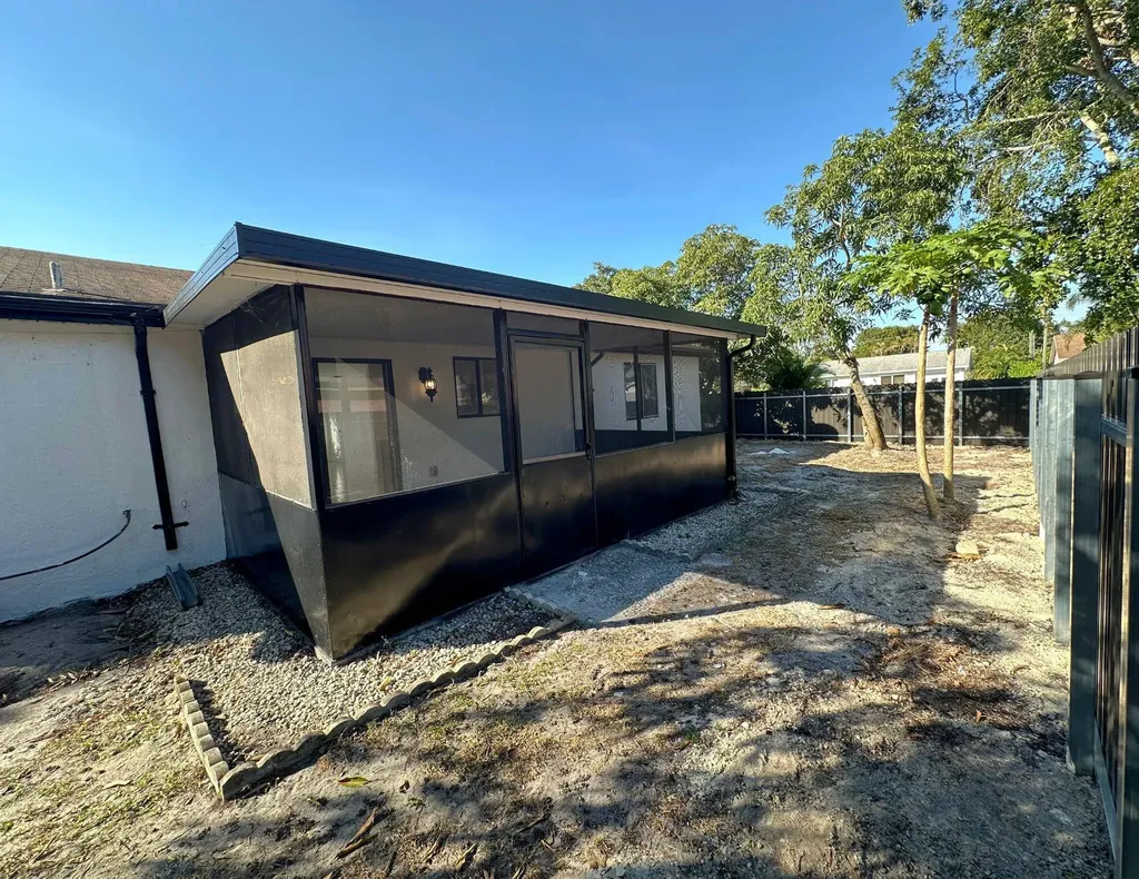 1049 Grandview Circle Royal Palm Beach FL 33411