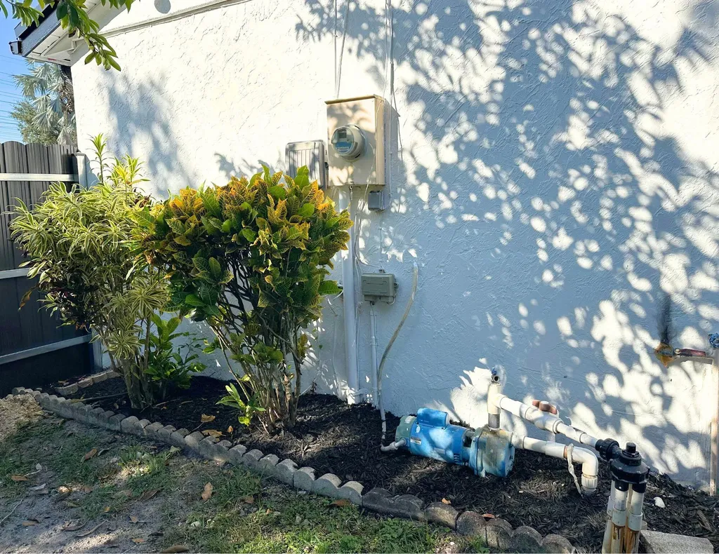 1049 Grandview Circle Royal Palm Beach FL 33411