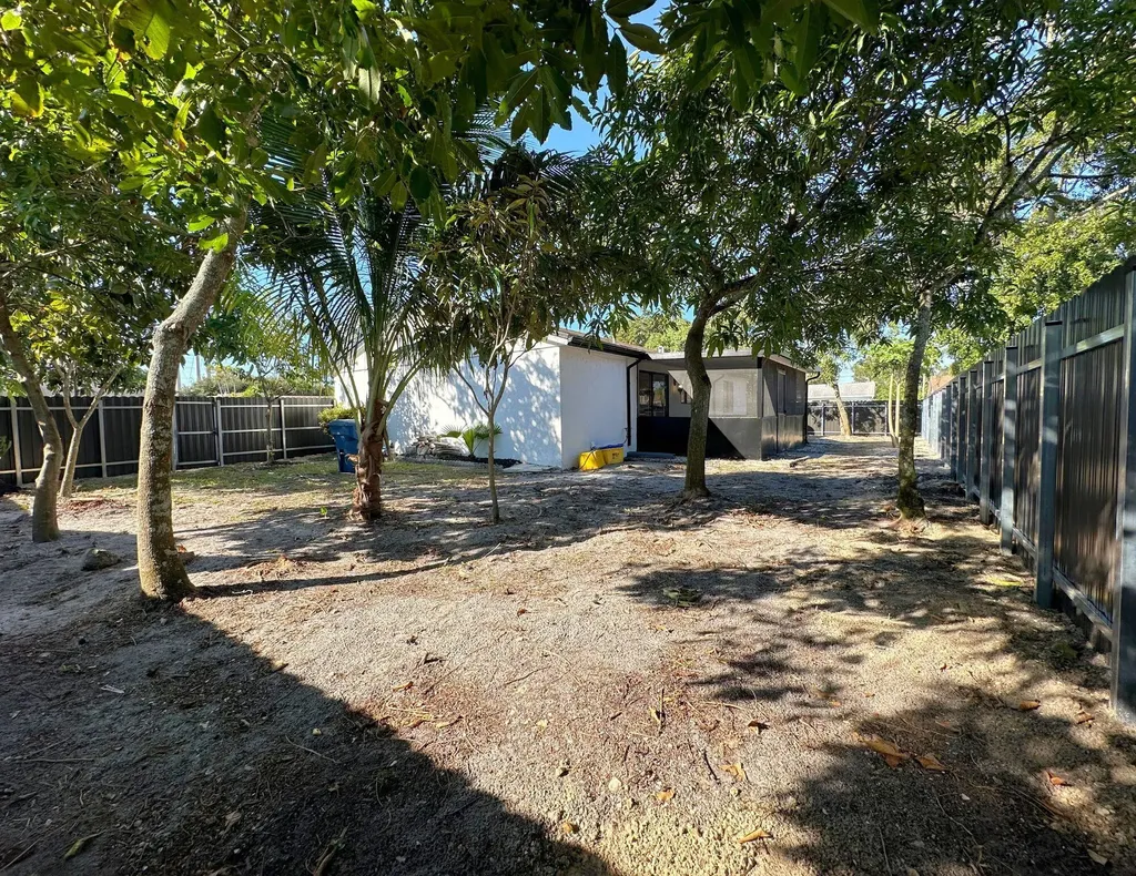 1049 Grandview Circle Royal Palm Beach FL 33411