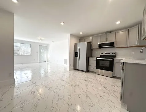1049 Grandview Circle Royal Palm Beach FL 33411