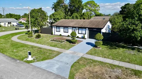1049 Grandview Circle Royal Palm Beach FL 33411