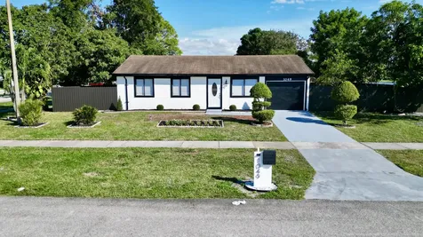 1049 Grandview Circle Royal Palm Beach FL 33411